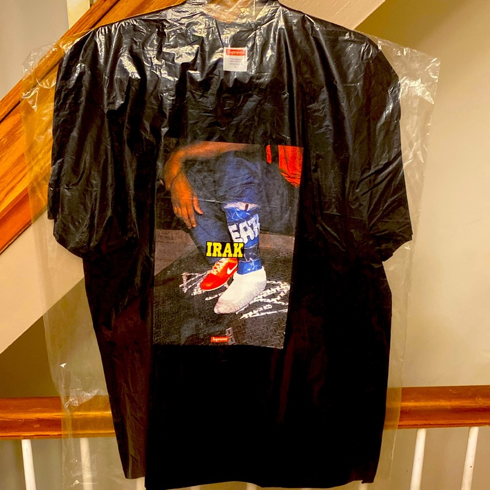 “SUPREME" Unisex "IRAK" Cast Tee~ Supreme box Logo center lower, Size: L -NWT